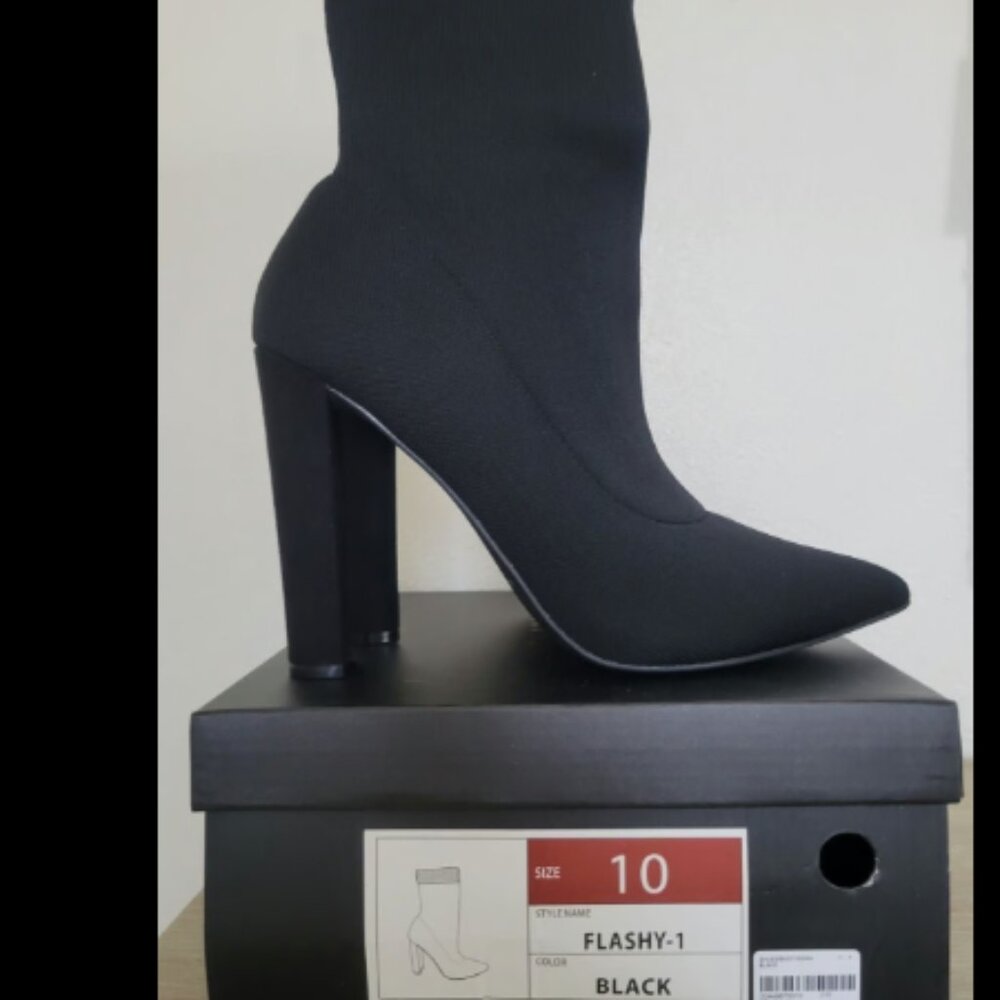Brand New Boots Size 10 Forever 21